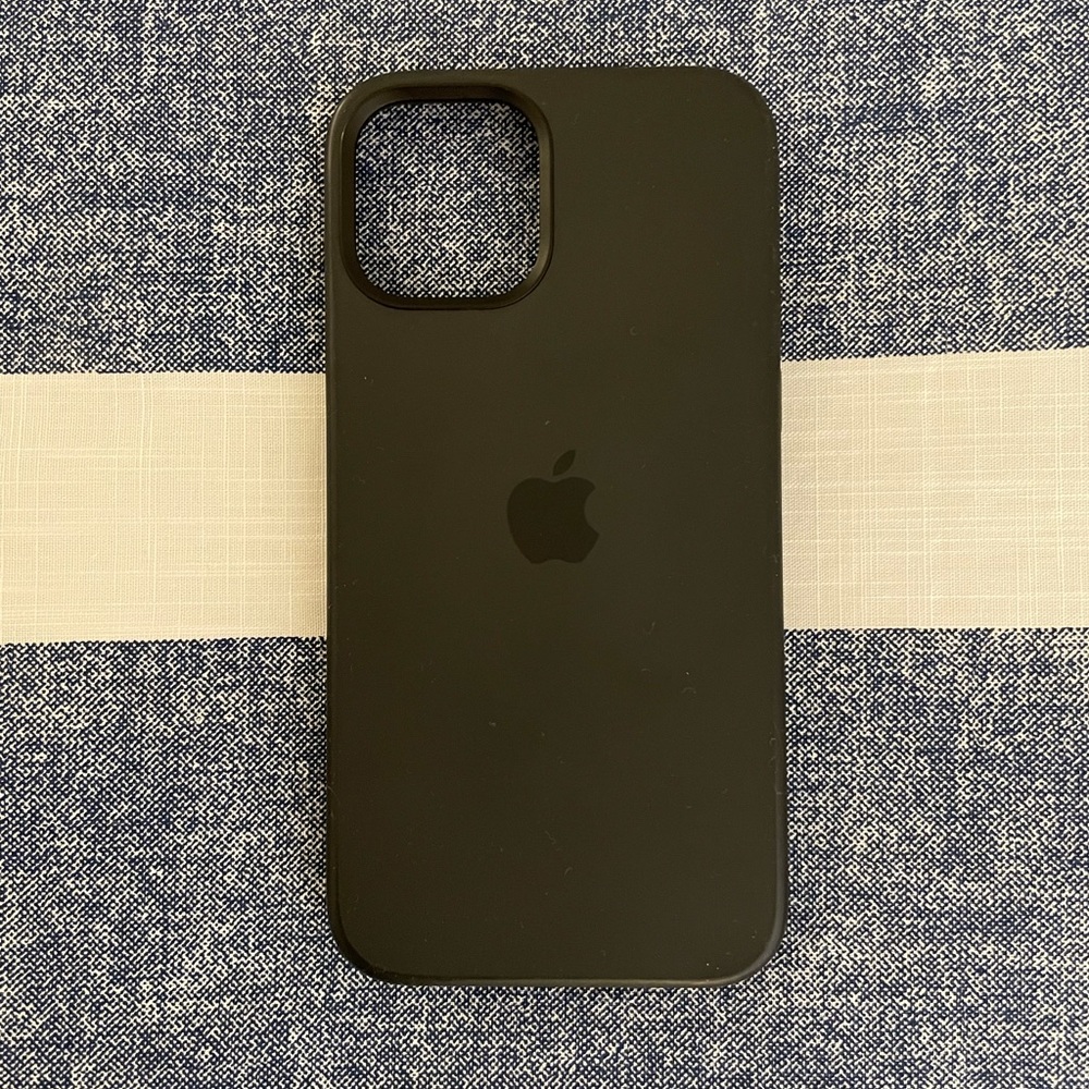 iPhone 12 MagSafe Case - Black